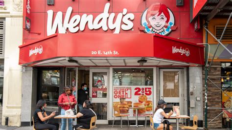 How Wendy's Changed Fast Food Restaurant Menus Forever