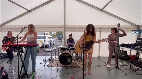 THE LAURETTES - TECHNO VIKING at the Tarbert Music Festival - YouTube