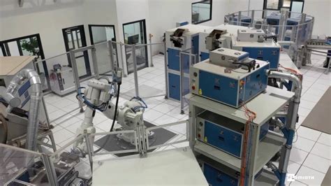 Fully Automated Robotic Laboratory - YouTube