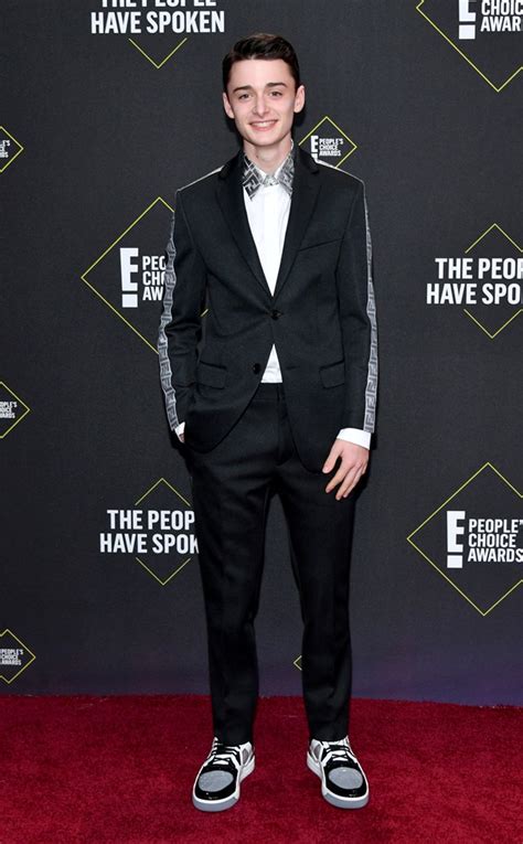 Noah Schnapp from People's Choice Awards 2019: Red Carpet Fashion | E! News