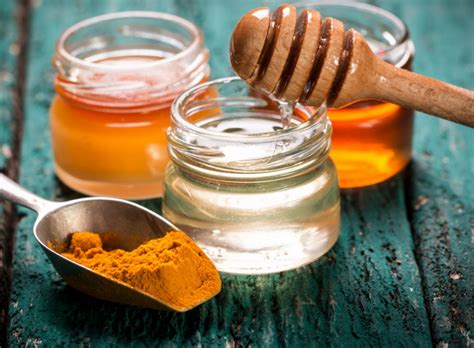 cropped-turmeric-honey-1.jpg – The Honey Bee Doc