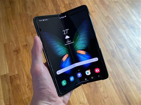 Samsung Galaxy Fold sold out on the first day of launch in Singapore ...