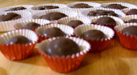 Make Chocolate Candy Quick and Easy Using Candy Melts | Delishably