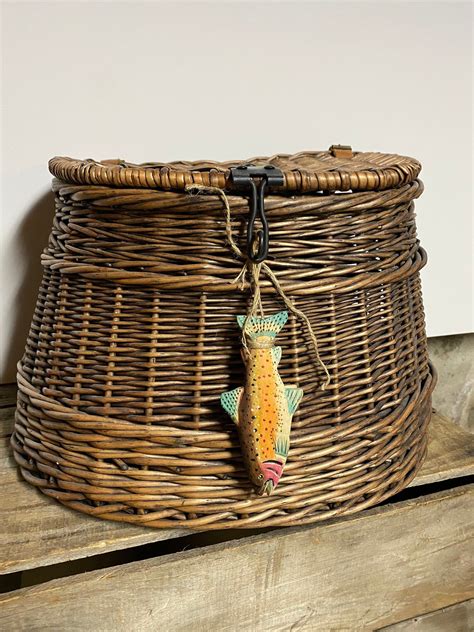 Vintage Creels Fly Fishing Basket, Wicker Fish Basket, Green and Leather Straps, Wooden Fish ...