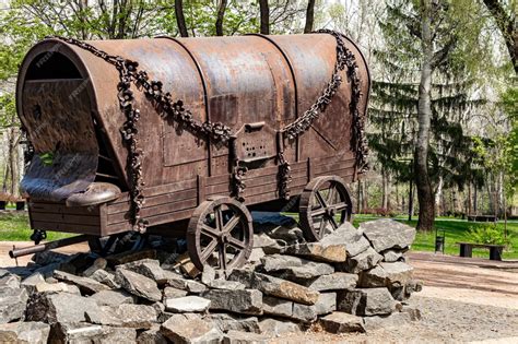 Premium Photo | Babyn yar memorial kiev ukraine a monument to the gypsy ...