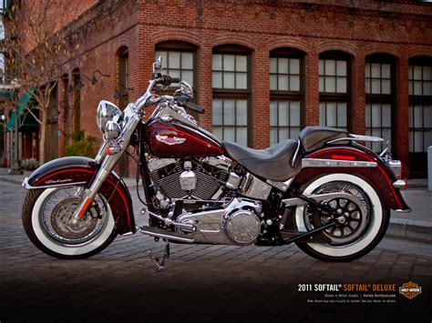 The Gentleman's Pursuits: Harley-Davidson Softail Deluxe