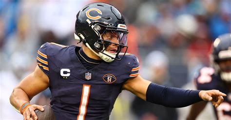 Longtime NFL QB Says Bears Would Be Wise to Commit to Justin Fields ...