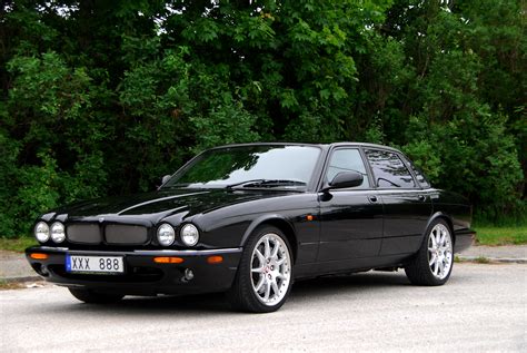 File:Jaguar xjr 100.jpg