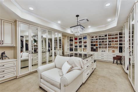 5 Must-Haves for a Luxury Walk-in Closet — KM BUILDERS