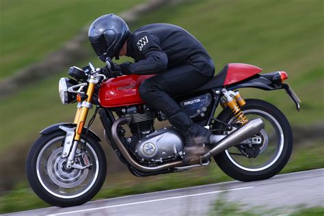 Triumph Thruxton R review | Auto Express