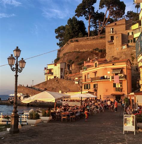 Eat Your Way Through the Amalfi Coast With These Restaurants - Traveler ...