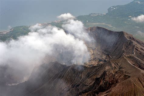Japan: Sakurajima Volcano '25 Years Away' from Major Eruption - Newsweek