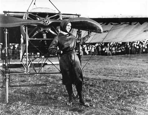 Vintage: Harriet Quimby, the First Licensed U.S. Woman Pilot (1910s) | MONOVISIONS