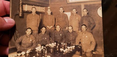 ORIGINAL WWII JAPANESE PHOTO OF JAPANESE SOLDIERS EATING | #2095071332