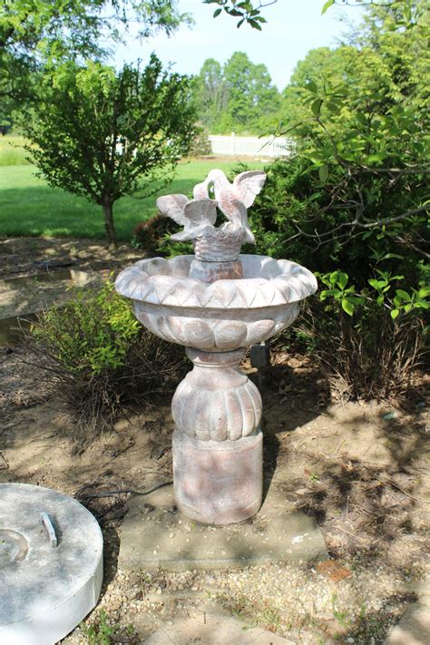 Henri Studio, Inc. Cast Concrete Bird Bath Fountain | EBTH