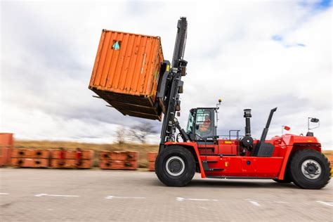 German rental equipment provider orders 64 Kalmar forklift trucks ...