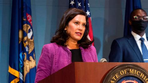 Gov. Gretchen Whitmer halts in-person press briefings on coronavirus ...