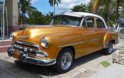 1952 Chevrolet Styleline DeLuxe 4-door Sedan | CUBAN CLASSICS