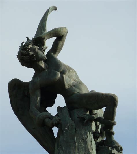 Madrid's Fallen Angels - A History ⋆ Madrid Metropolitan