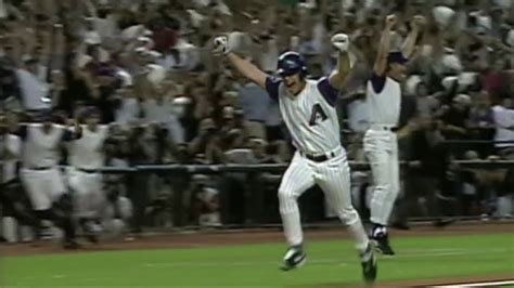 2001 World Series: Luis Gonzalez's walk-off single (Arizona Radio Call) - YouTube