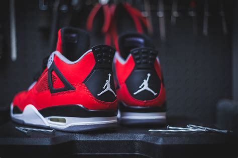 #SneakerHype: Air Jordan 4 Retro – Fire Red/Cement Grey “Toro Bravo ...