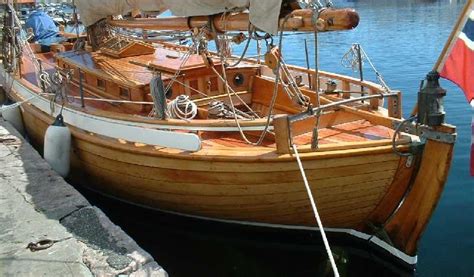 Jul-Nielsen Konstruksjoner | Wooden sailboat, Classic wooden boats ...