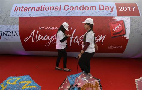 India Bans Condom Ads From Prime-Time TV - The New York Times