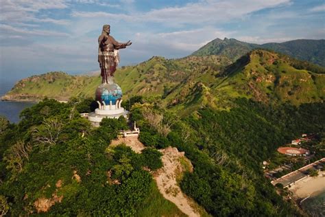 Walking tour through Dili, the capital city of Timor-Leste