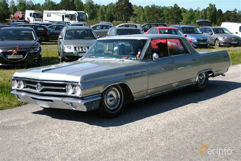 Buick Wildcat 4-door Hardtop 6.6 V8 Manual, 330hp, 1963