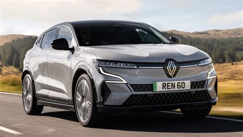 New Renault Megane E-Tech 2022 review | Auto Express