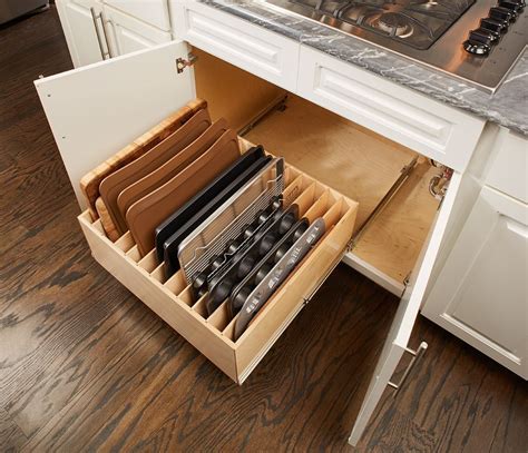 Keep baking tins and baking sheets right where you need them. | Baking sheets organization ...