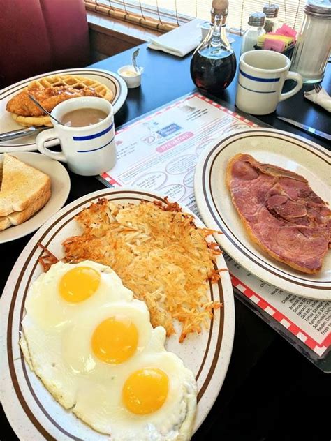 Local family diner feel here in Statesboro at D's Friendly Diner. | Food, Diner, Hungry