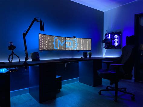 My battle station, wall mounted watercooled PC, dual 34” ultrawide ...