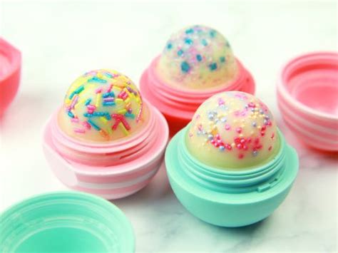 This DIY cupcake lip balm will sprinkle your lips with sweet birthday ...