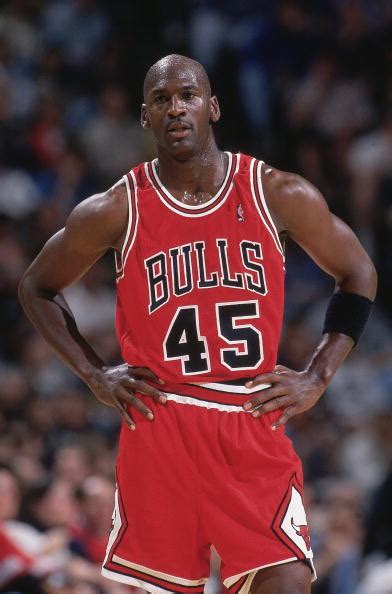 The Days of #45: Michael Jordan’s brief time in a different number | WGN-TV