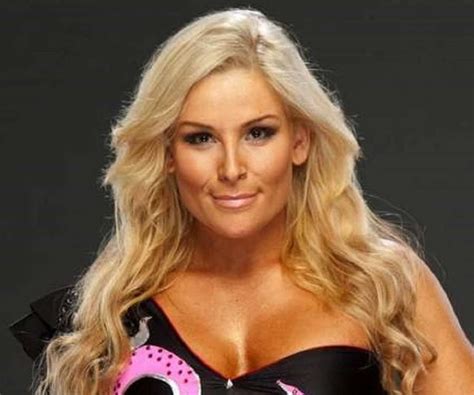 Natalya Neidhart Biography - Facts, Childhood, Family Life & Achievements