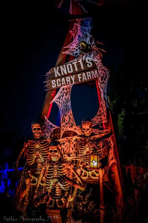 2019 Knott's Scary Farm Opening Weekend Review | Scary farm, Halloween vacations, Best amusement ...