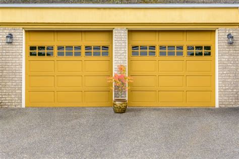 9 Garage Door Colors That Will Bring You Joy - Paintzen