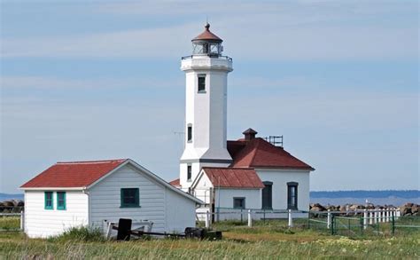 16 Puget Sound lighthouses you can visit for free ...