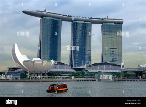 Singapore ship building hi-res stock photography and images - Alamy