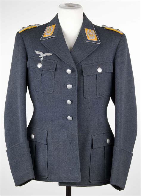 Lot - LUFTWAFFE FLIGHT COLONEL'S UNIFORM