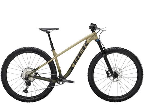 Is Trek Roscoe 9 A Good Bike? [Trek Roscoe 9 Review]