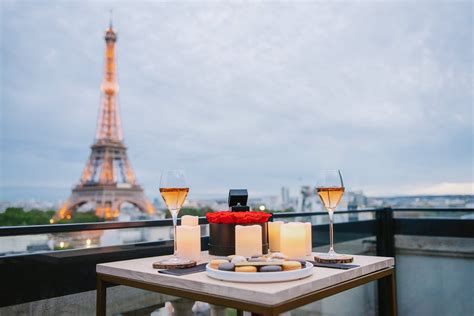 12 Most Romantic Restaurants in Paris For Your Partner