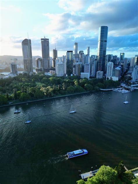 Brisbane City Skyline · Free Stock Photo