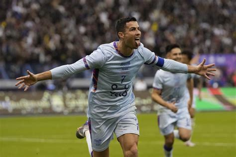 Cristiano Ronaldo celebra su primer gol con el Al Nassr frente al PSG de Lionel Messi - El Nuevo Día