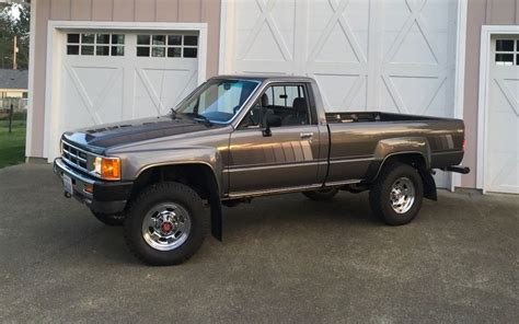 As Good As It Gets? 1985 Toyota SR5 4×4 Pickup | Barn Finds