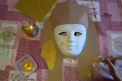 Realizzare una maschera di faraone - La Luna di Carta | Luna di carta, Maschera, Tutankhamon