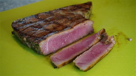 Easy Marinated Tuna Steak on Grill - YouTube