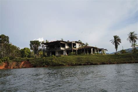 Lake House of Pablo Escobar | Medellin Travel