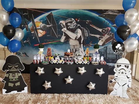 oje foi dia de festa Star Wars. Personalizados e Mesa montados pela mamã | Star wars party ...